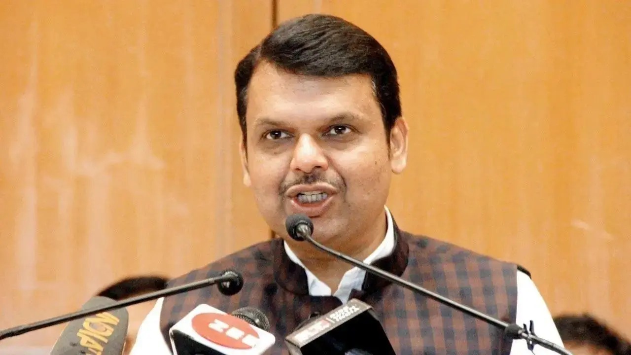CM Fadnavis Advocates Unity and Progress in New Year Message