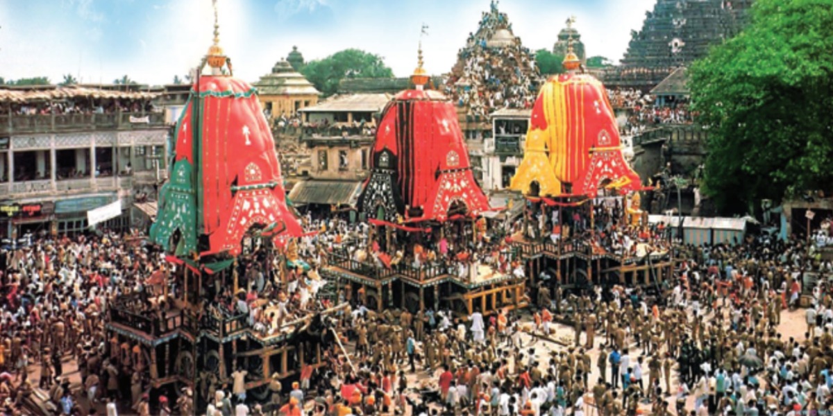 Kashi’s Divine Chariot Spectacle—Lakhs Join Lord Jagannath’s Sacred Street Sojourn