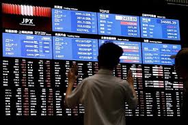 European Futures Dip as Markets Brace for Economic Data and Global Headwinds