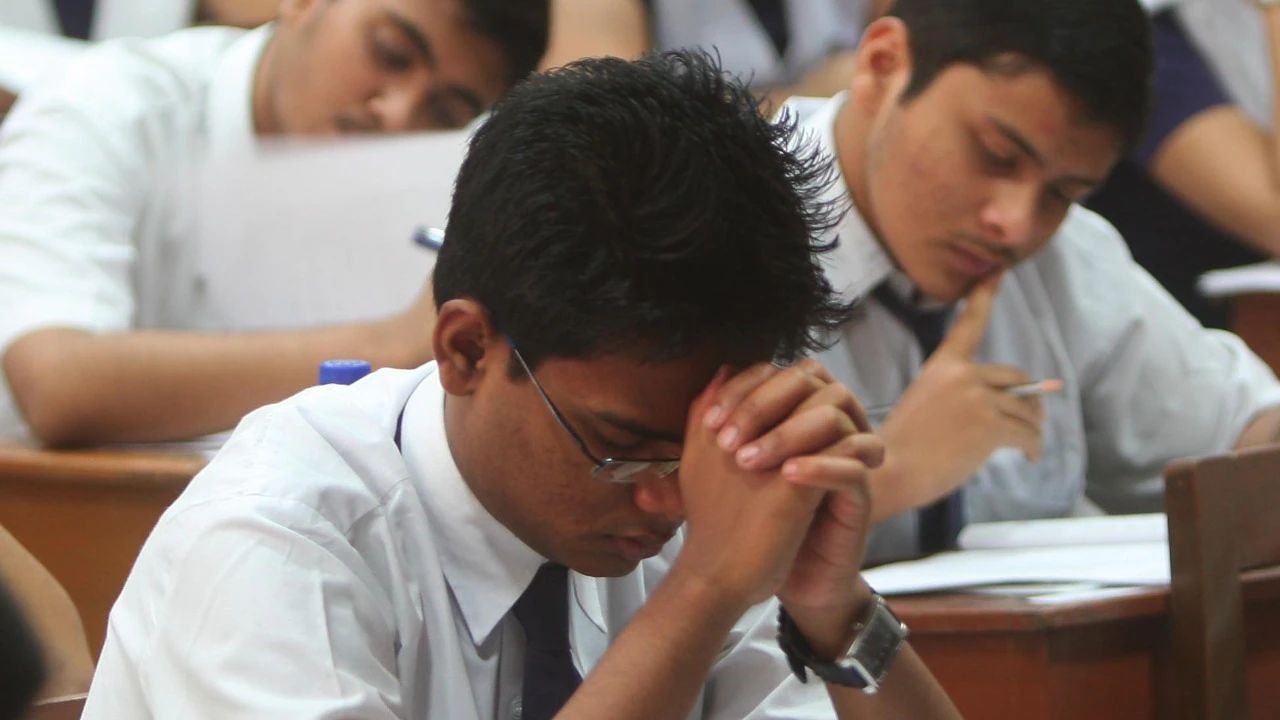 CBSE’s Physics Exam: Pune Students Feeling the Gravitational Pull of Confusion
