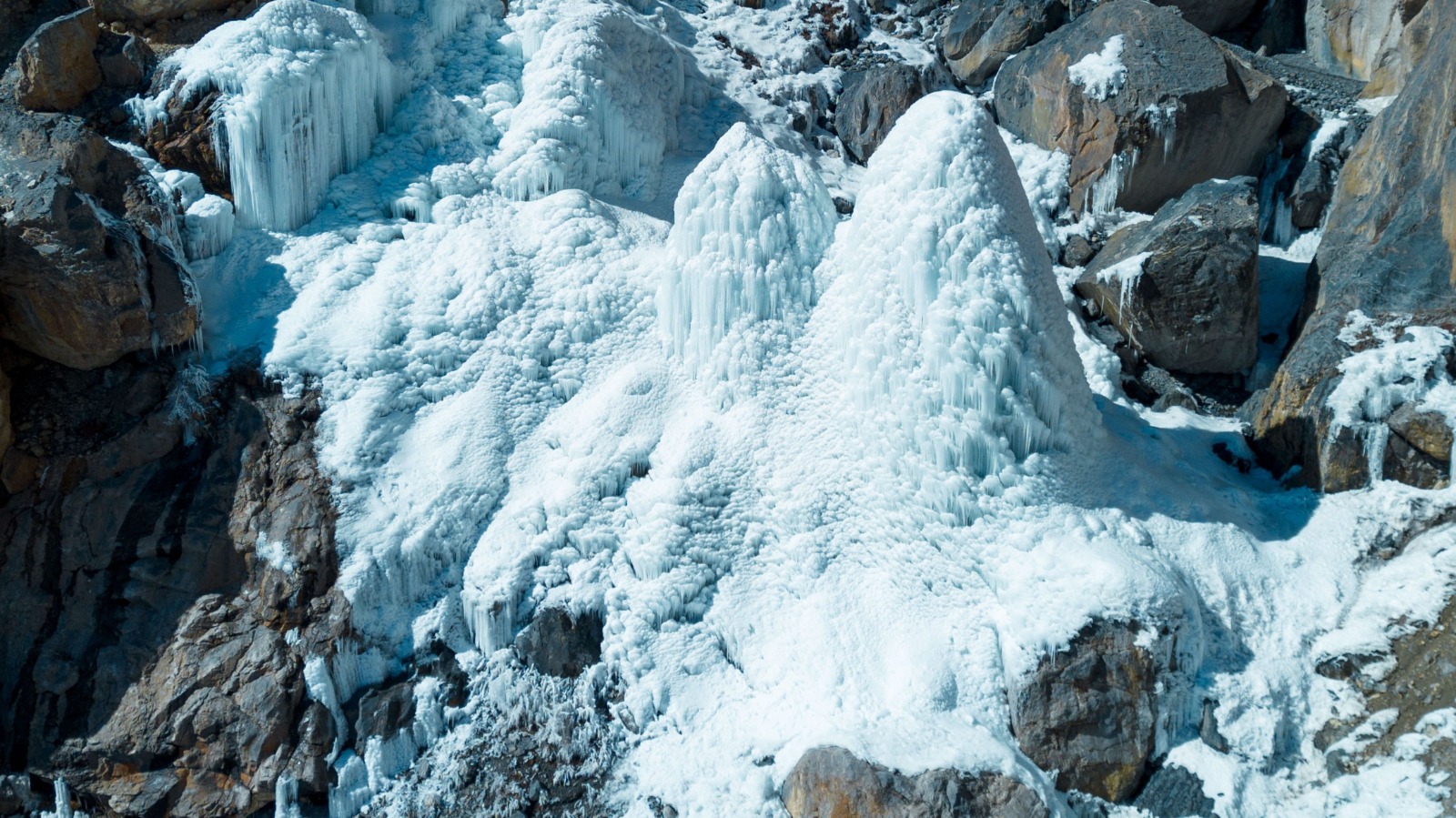 Artificial Ice Pyramids Stabilize India Mountain Villages Amid Water Crises