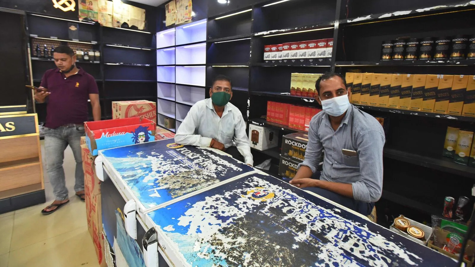 Delhi’s Liquor Policy Extension Expected as New Regime Remains Under Drafting
