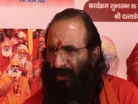 Faith and Leadership: Swami Ravindra Puri Praises PM Modi’s Temple Devotion