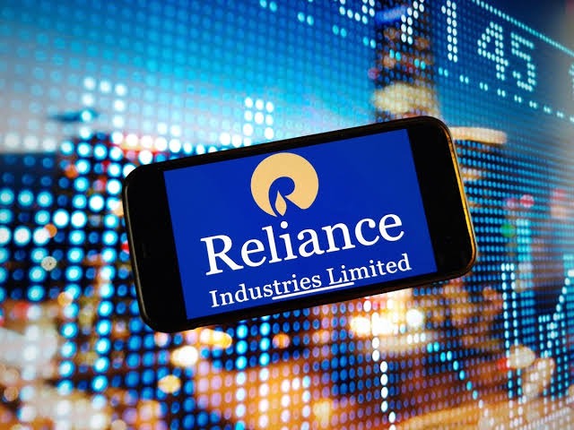 Reliance Industries Stock Extends Gains in Closing Auction