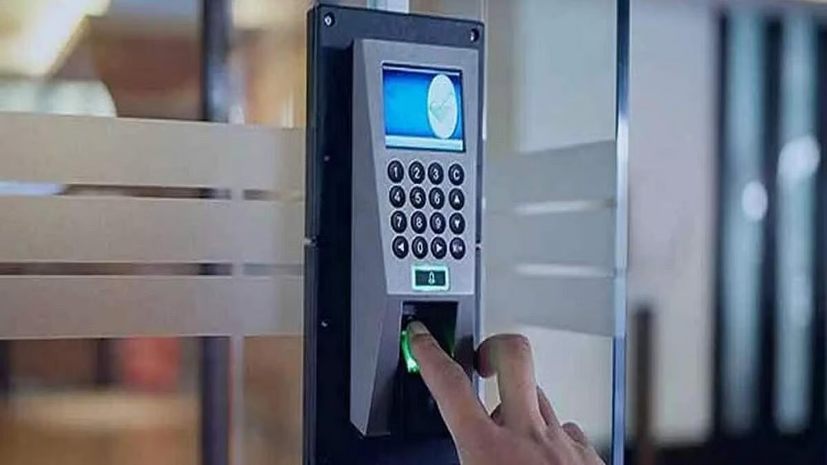 Clocking In: MP Introduces Biometric Attendance at Mantralaya and Key Bhawans