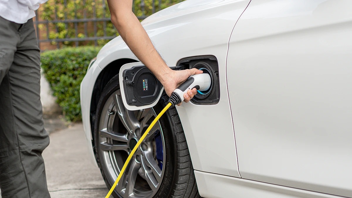 Gujarat Fluorochemicals Secures IFC Backing, Commits $50 Million To EV Battery Facility
