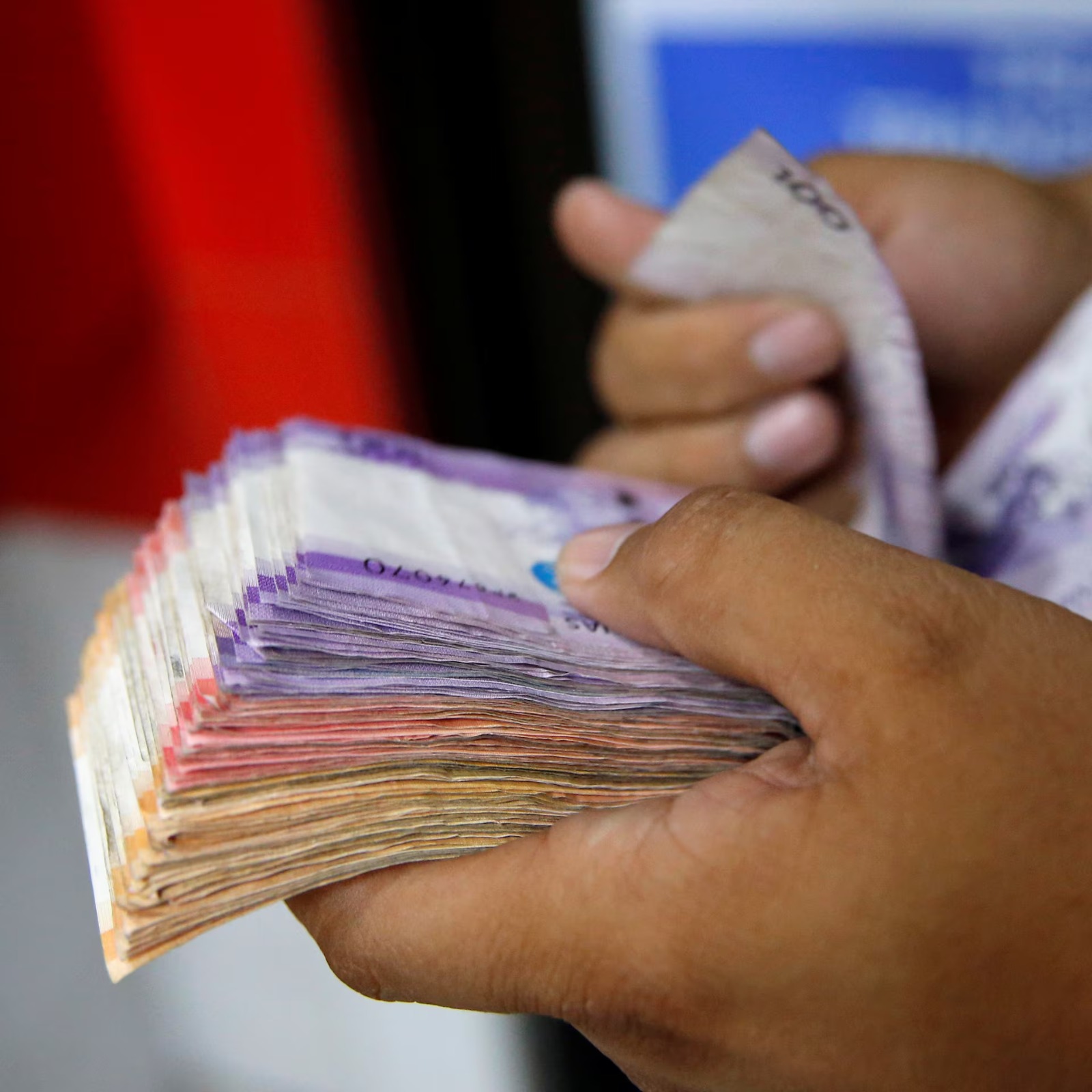 Reuters Poll Highlights Diverging Asian FX Sentiment