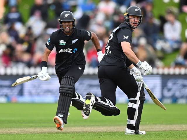 New Zealand Openers Dominate Powerplay, India Struggles to Find Breakthrough