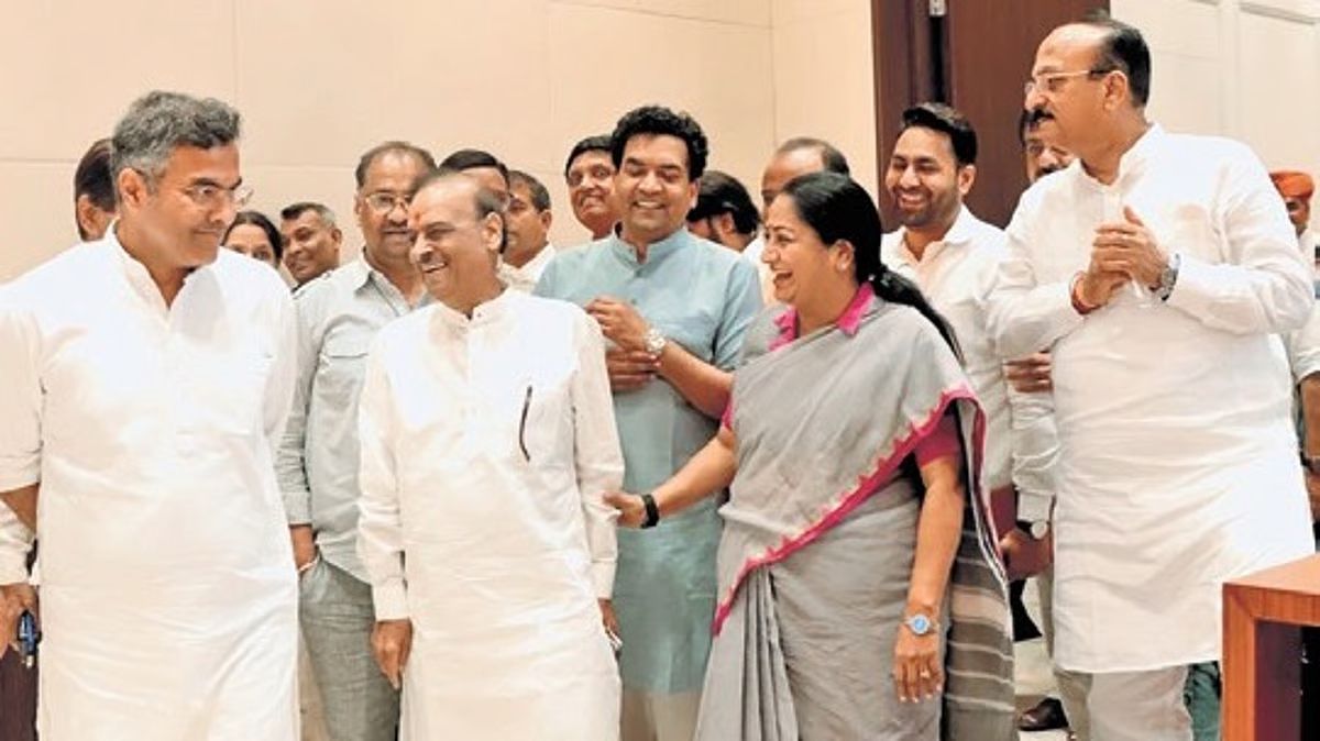 Delhi’s New Fuel Math: CM Rekha Gupta Hitches The Capital To PM Modi’s Austerity Drive