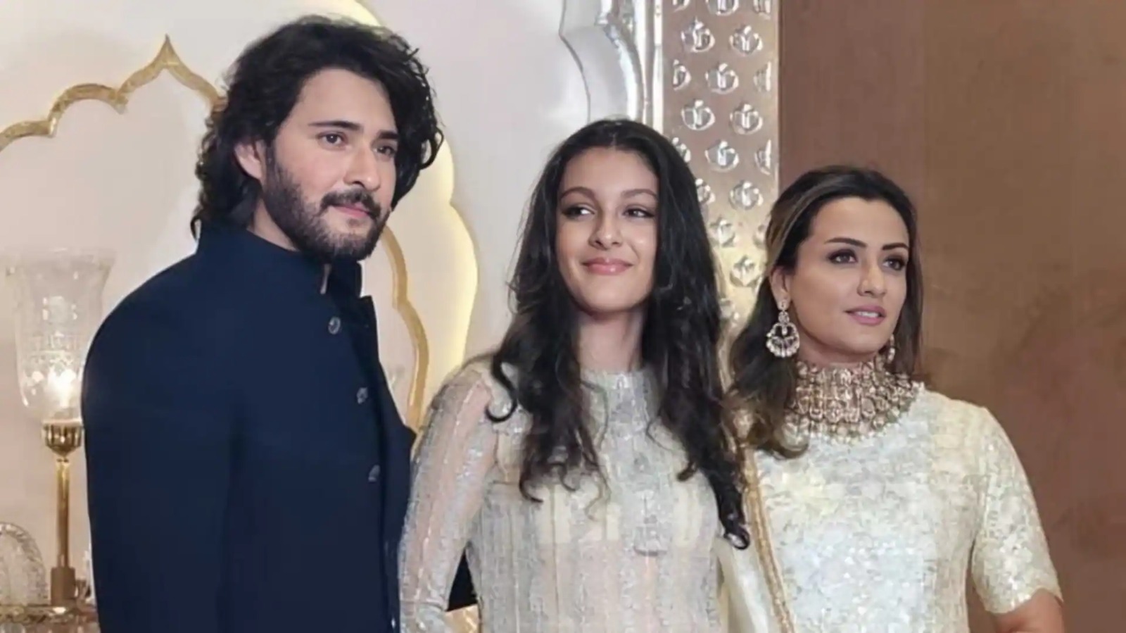 Mahesh Babu's Daughter, Sitara Ghattamaneni Meets Avantika Vandanapu: A Star Kid Reunion