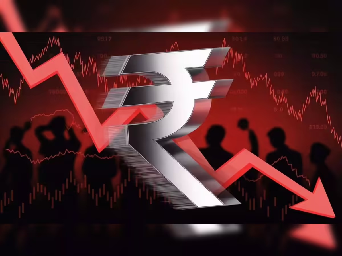 Indian Rupee Weakens, Closes At 91.94 Against US Dollar