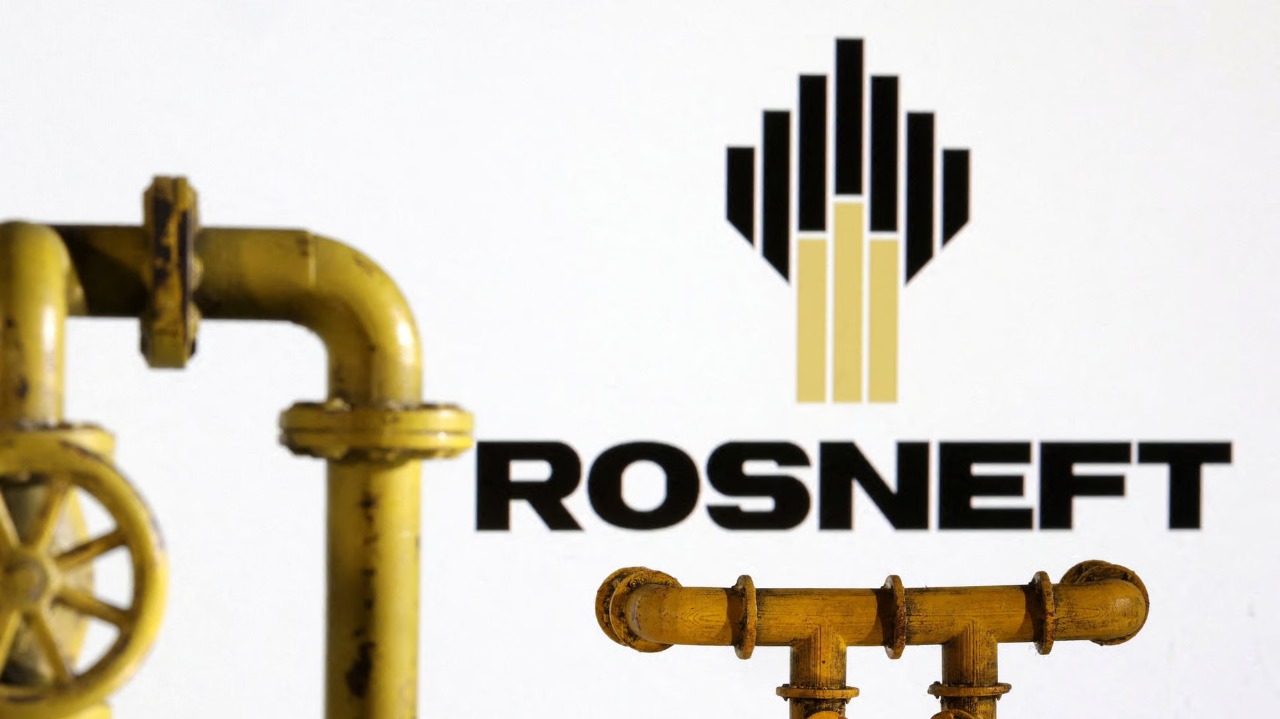 Lukoil and Rosneft in the Crosshairs: UK Finance Minister Ramp Up Sanctions Pressure on Russia