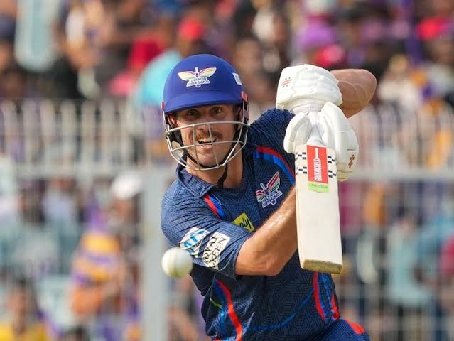 Mumbai Indians Dominate as Lucknow Super Giants Chase Mammoth 216