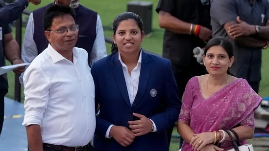 How Did Richa Ghosh’s World Cup Knock Earn Her a DSP Post and ₹34 Lakh? The Full Story