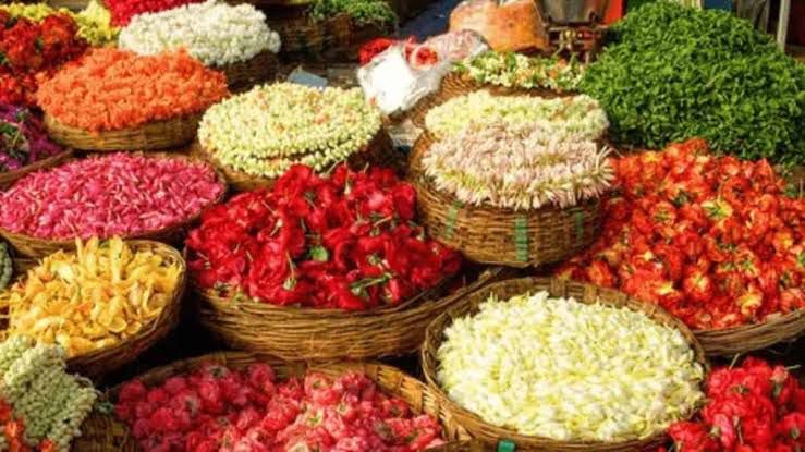 Petals and People: Inside the Bustling Gudimalkapur Flower Market of Hyderabad