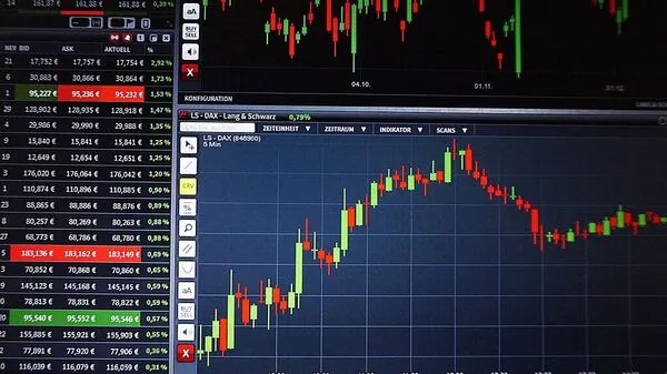 Nifty 50 and IT Index Slide in Pre-Open Trade