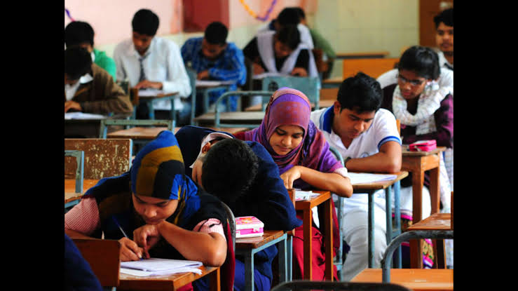 Legal Eagles, Wrong Wings: Chembur College’s Exam Mix-Up Makes Headlines