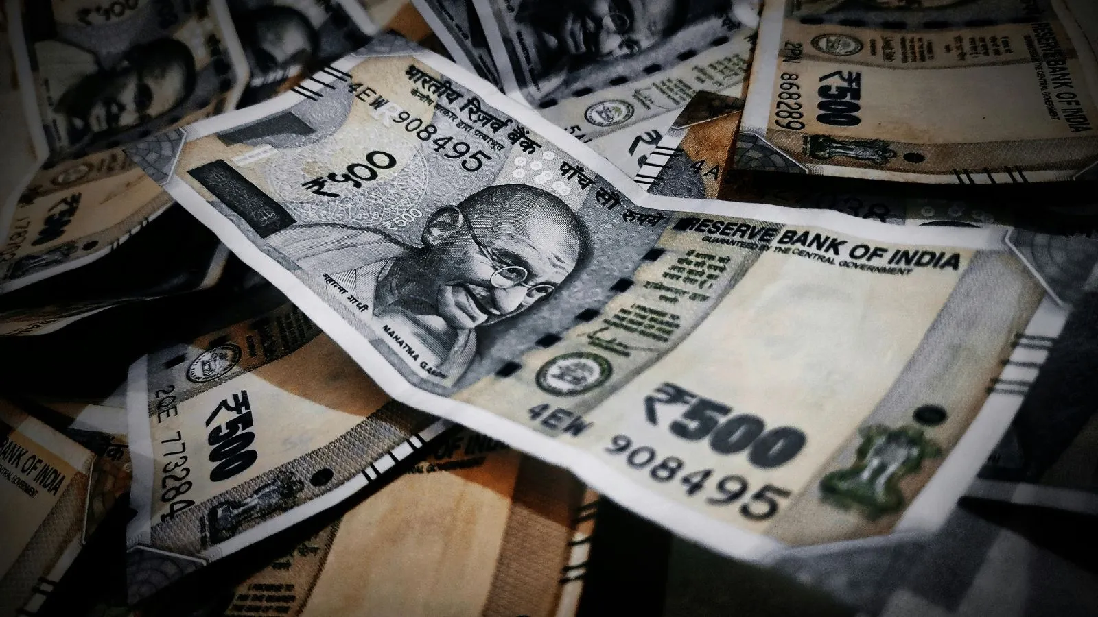 Indian Rupee Gains 0.3% to 94.3775 Against US Dollar as Oil Slumps