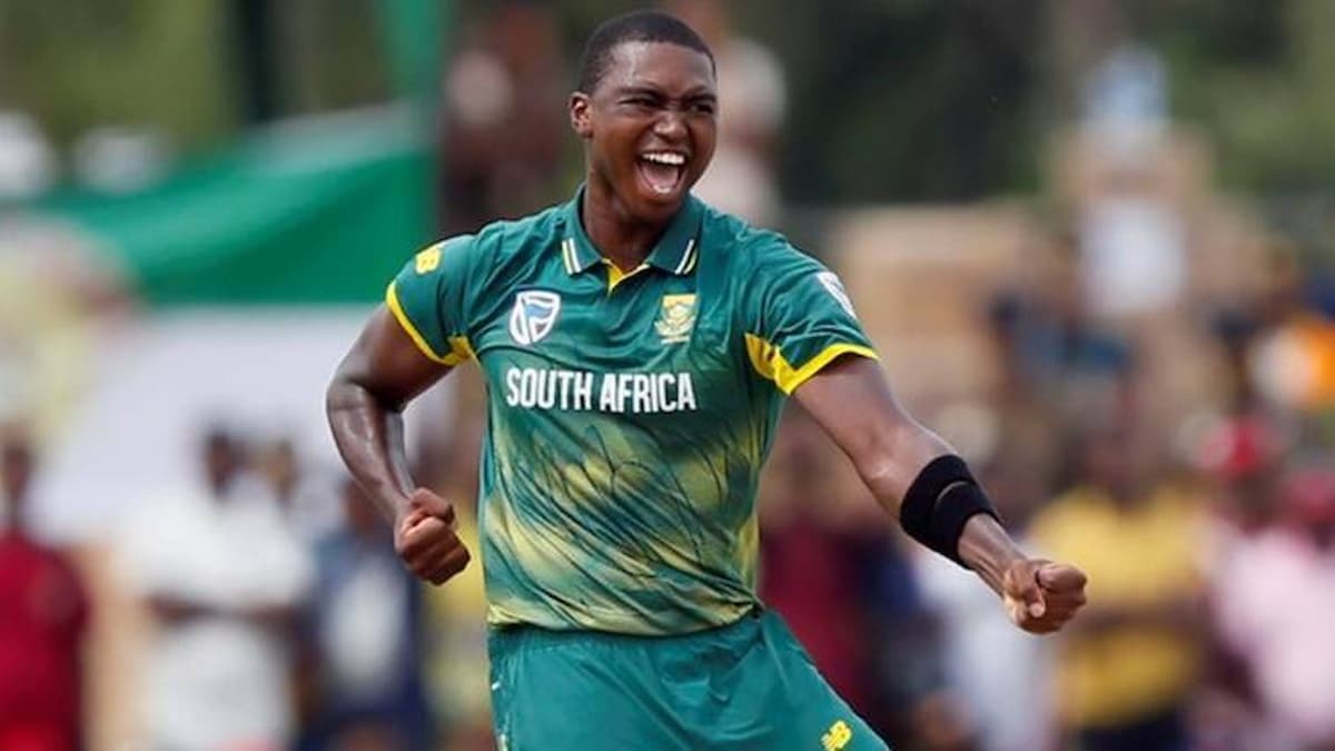 Mitchell Falls for 49 as Ngidi Strikes for South Africa