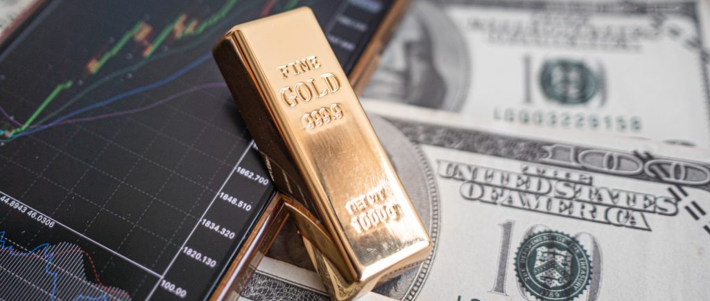 Gold Prices Retreat as Ukraine-Russia Peace Talks Spark Optimism