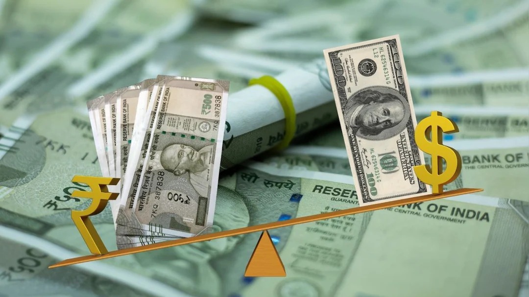 Indian Rupee Strengthens Against Dollar on Lower Oil Prices