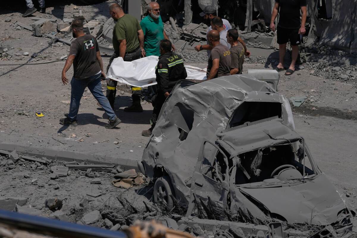Diplomacy Meets a Deadly Test as Israeli Strikes Rock Southern Lebanon