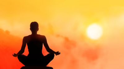 Mind Over Scatter: Why Your Thoughts Go Rogue During Meditation
