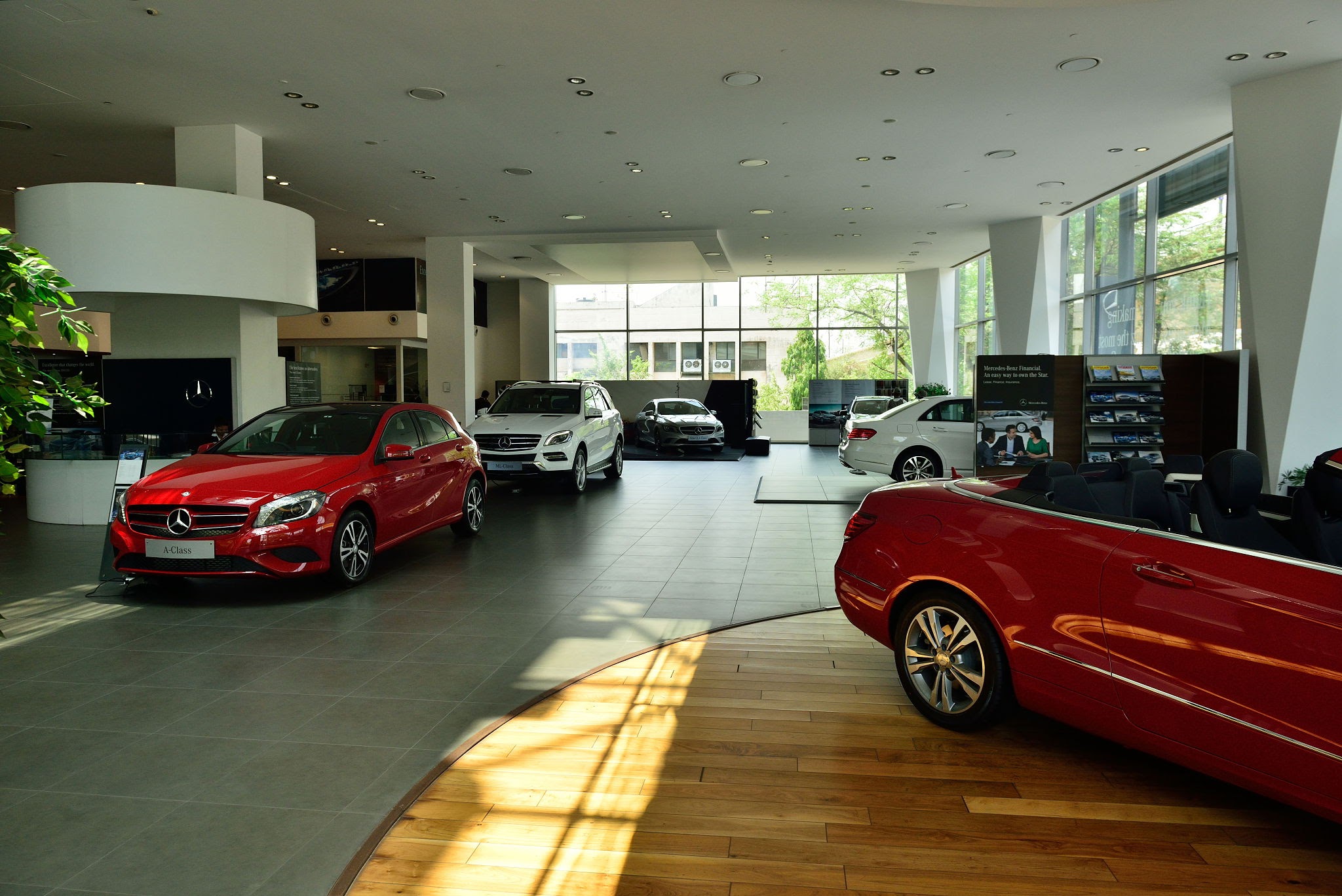 Landmark Cars Enters MoU With Tecso Charge Zone for EV Benefits