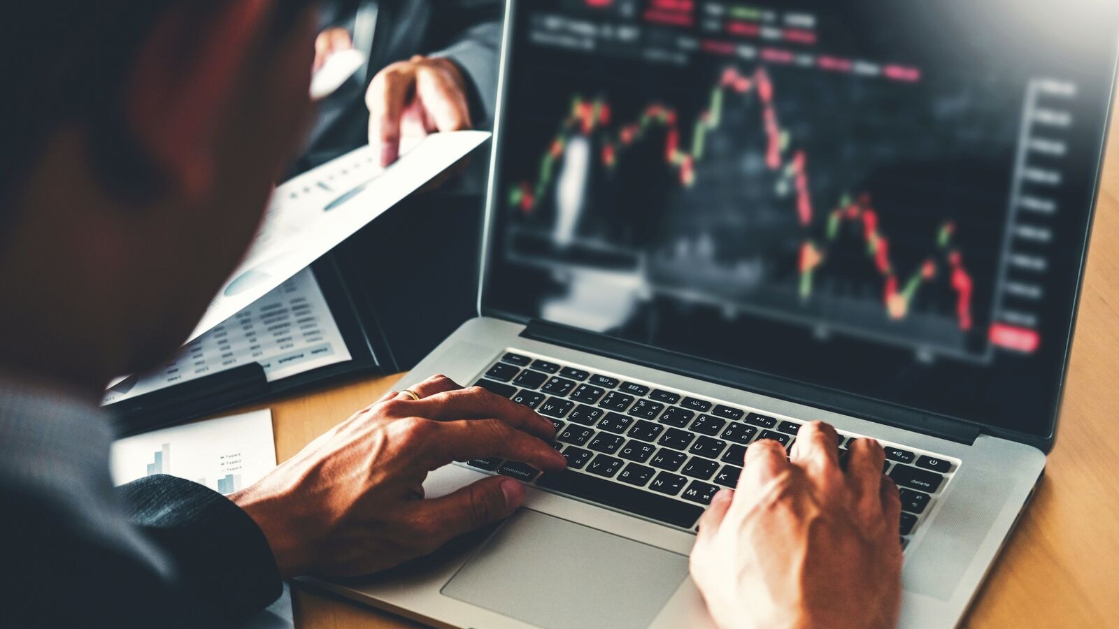 Nifty 50 Ends Lower, Rupee Weakens Against Dollar