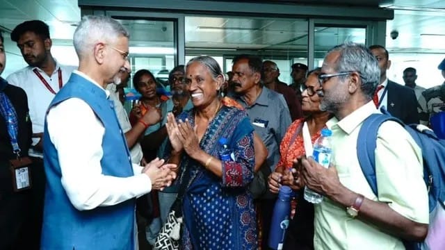 When Faith Met Fear: A Saree Helped Pull TN Pilgrims Back from the Brink in Nepal