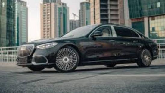 Luxury on Wheels: Man Drives ₹1.8 Crore Maybach as Ride-Hailing Cab, Earns ₹46,000+ in a Day