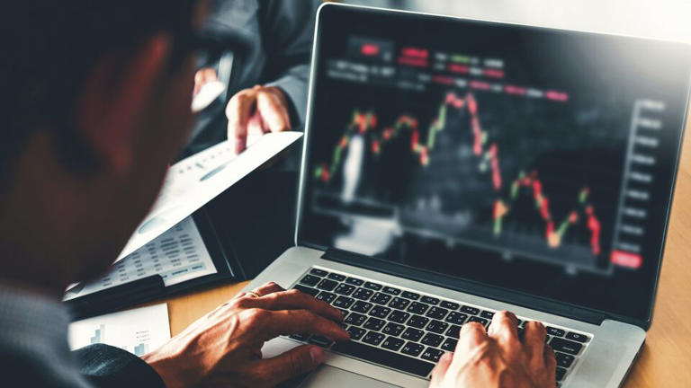Nifty 50 Extends Losses As Sectoral Indices Slide