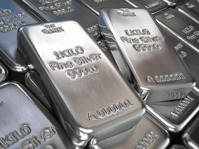 Silver Shockwave: India’s Futures Market Teeters Amid Global Price Surge