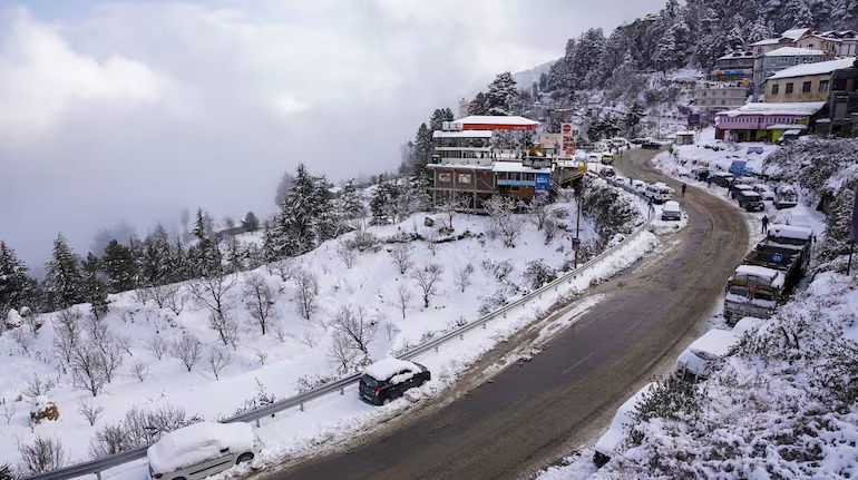 Fresh Snowfall Blankets Himachal: Tourist Hotspots Transform into Winter Wonderland as IMD Issues Cold Wave Alert