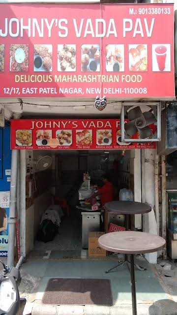 Delhi’s Street Food Revolution: Top Places Serving Mumbai-Style Pav Delights