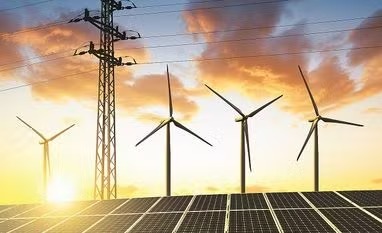 Solar Energy Growth Vs Banking Stress: What’s The Real Story