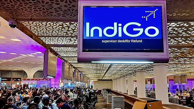 IndiGo Shares Slide 5.5% In Midday Trade As Market Sell-Off Deepens
