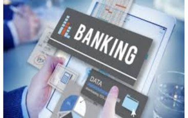 Indian Banks' Margins Set to Narrow in FY26 as Credit Growth Slows