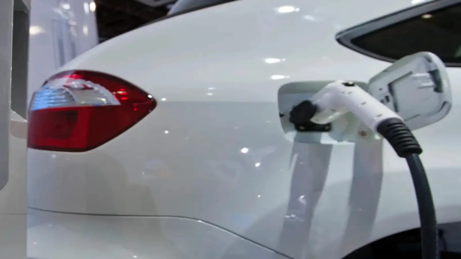 EV Push Gains Momentum: India Plans Fiscal Boost For Battery Supply Chain