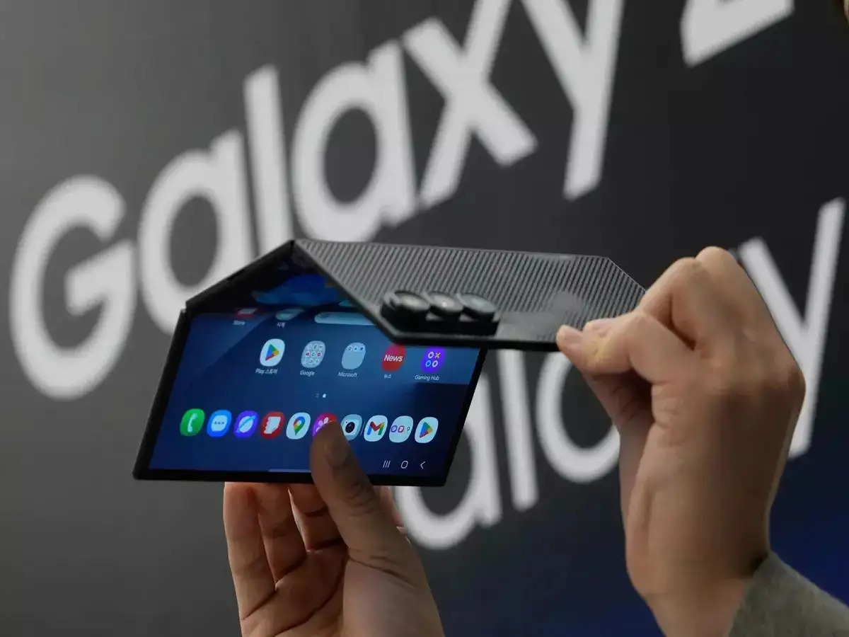 Samsung Pushes Foldable Boundaries With Galaxy Z Trifold