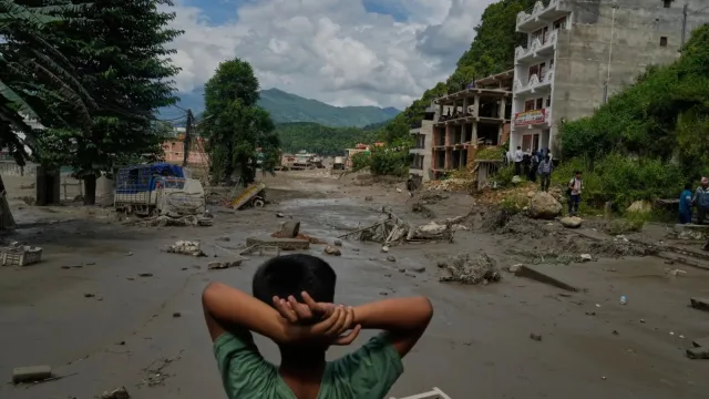 Nepal Floods: Rescuers Locate 100 Indian Visitors, 25 Chinese Workers