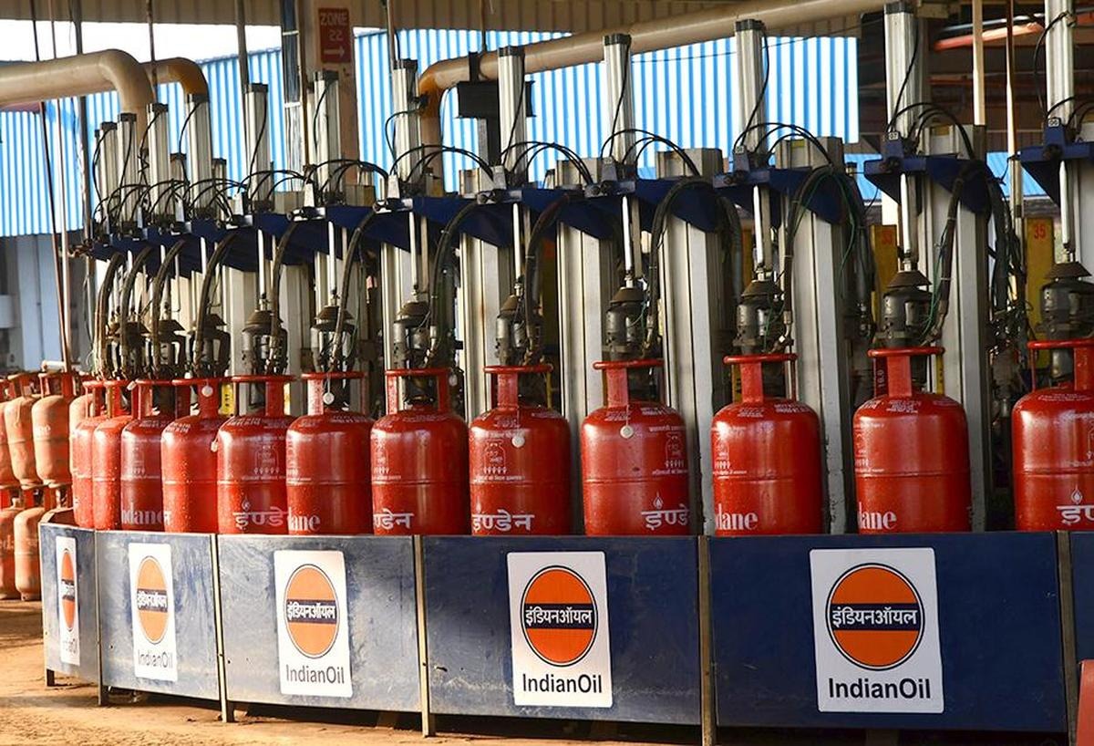 Government Confirms IOC Refineries At Maximum Output, LPG Production Sees Growth