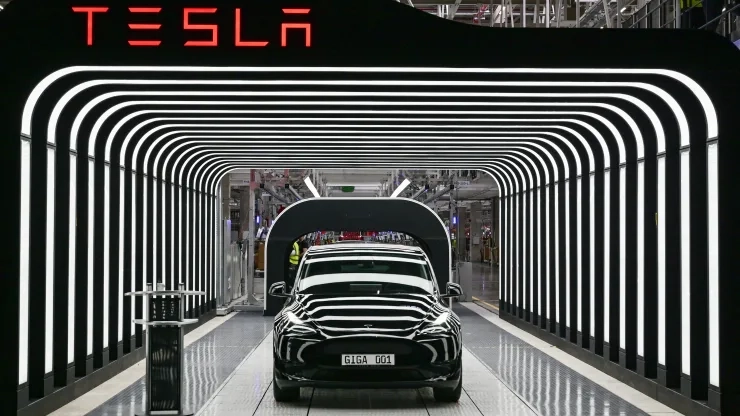 Tesla Sets the Stage for India Expansion with New Hiring Initiative
