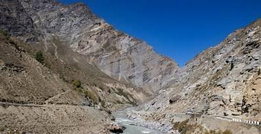 Where the Wind Whispers Weird: 13 River Valleys With Quirky Microclimates