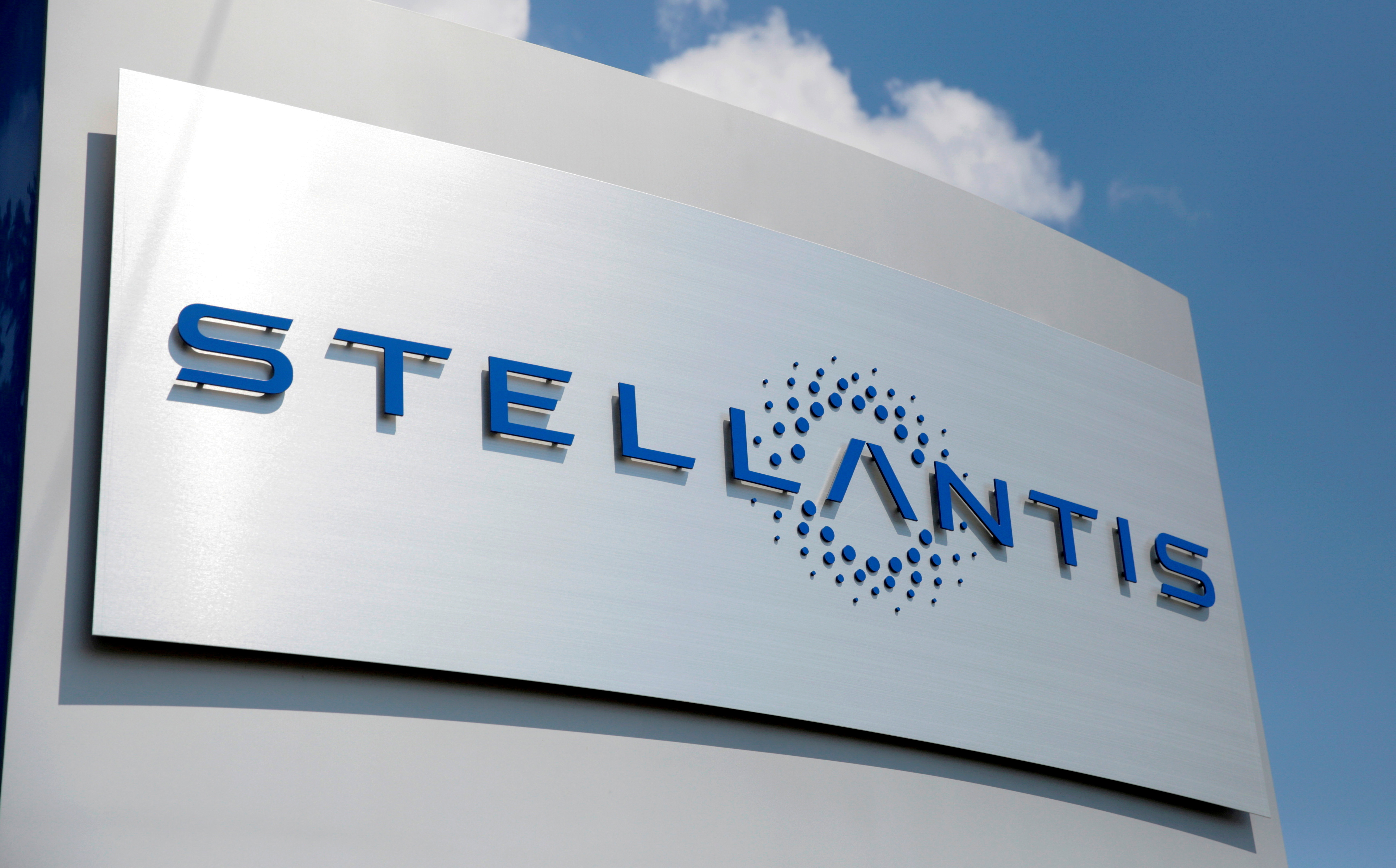 Landmark Cars Expands Premium Portfolio: Stellantis India Issues Letter of Intent for Citroën Retail