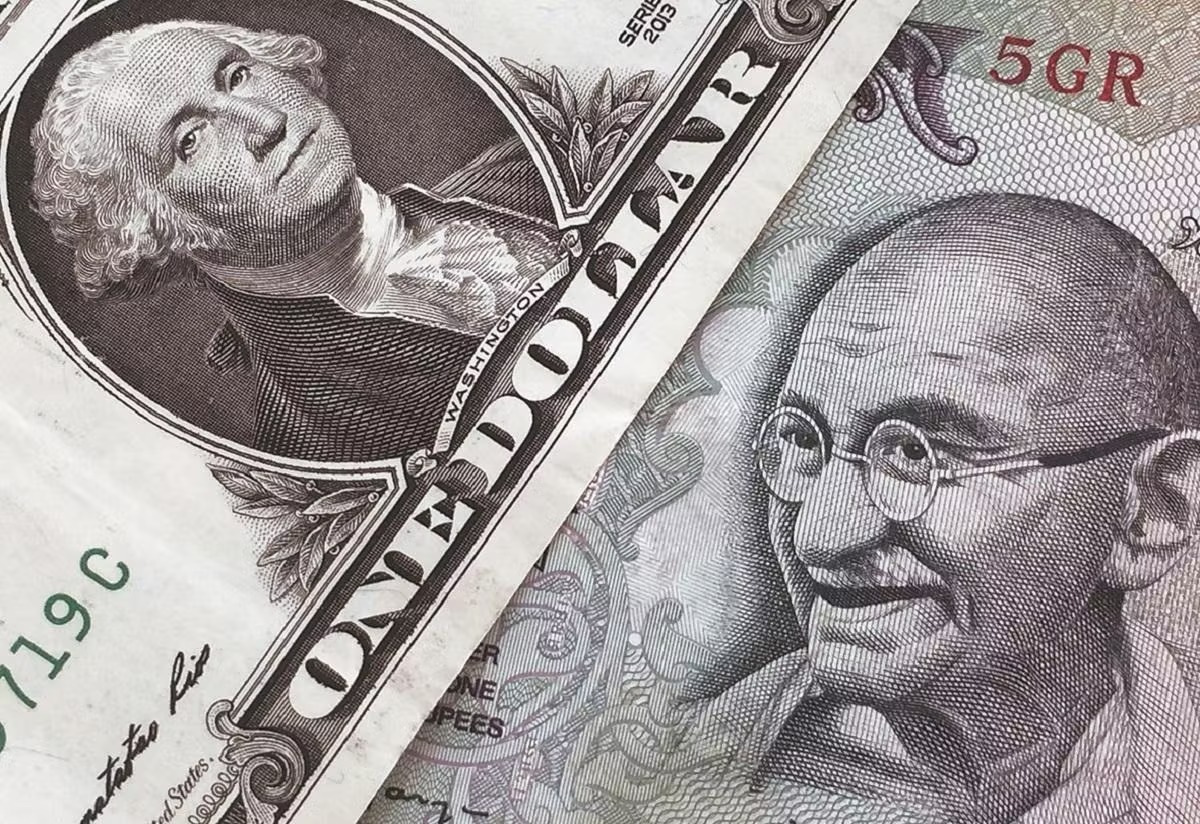 Rupee Records Biggest Single-Day Gain Since 2013