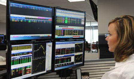 FX Traders Prepare for Market Turbulence as Trump's Trade Policies Hang in the Balance