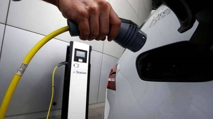 Delhi EV Buyers Must Self-Apply for Subsidies Under New Policy