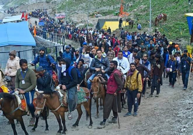 Faith Finds a Way: Amarnath Yatra Reopens on Baltal Axis, Jammu Remains Weather-locked