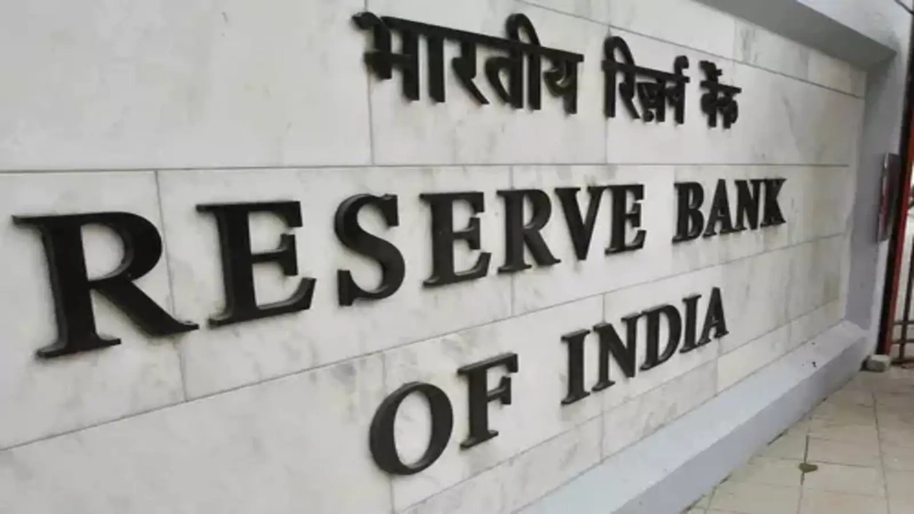 RBI Executes Strategic Bond Switch Worth Rs 167.64 Billion to Extend Maturity Profile